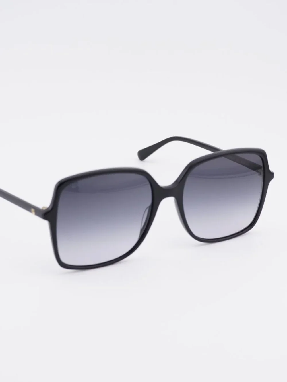 Gucci GG0544S 001 Sunglasses Black Square Frame, Grey Gradient Lenses
